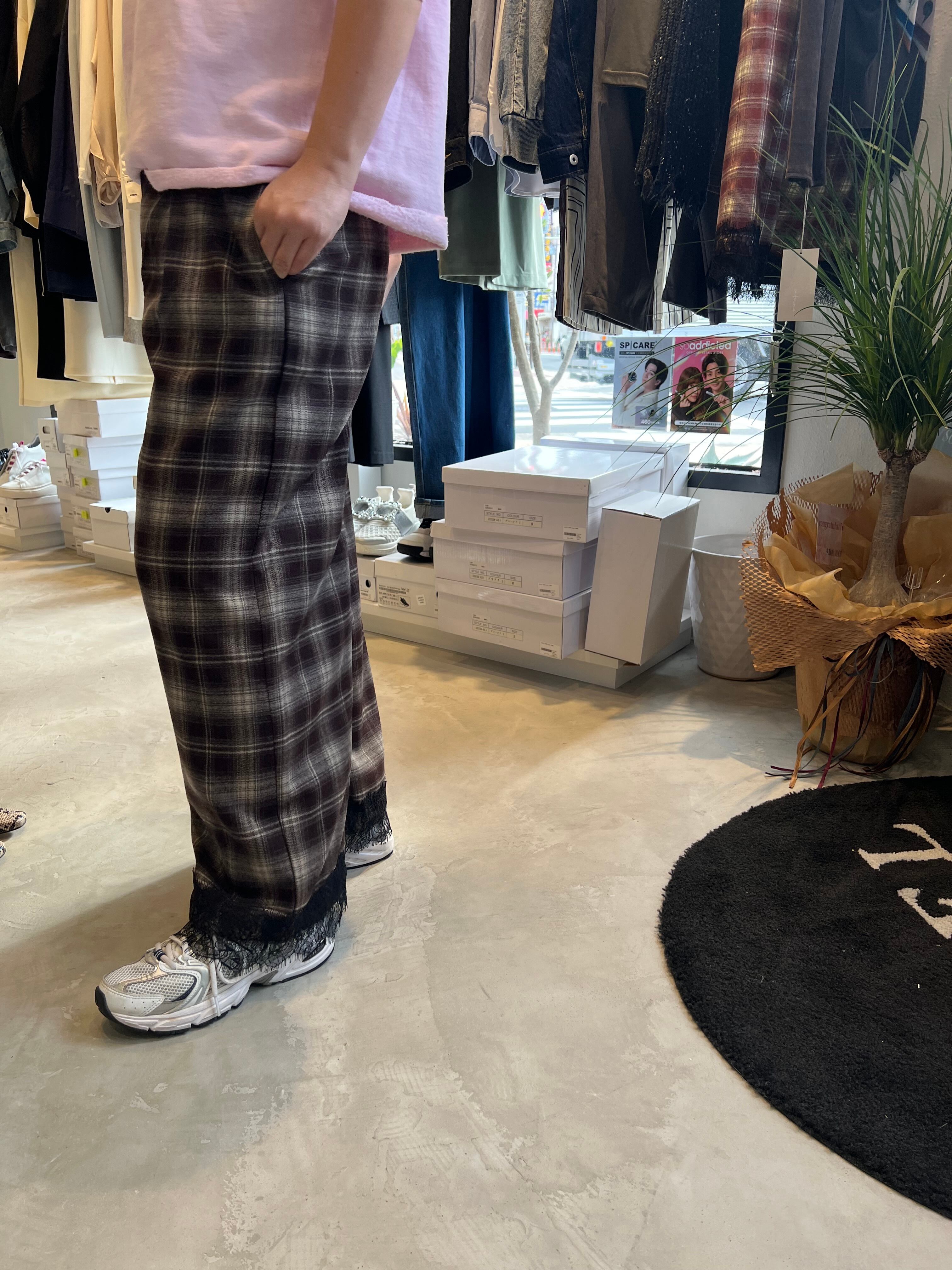 【SELECT】低身長さんオススメ⭐︎レースヘムワイドパンツ　24-0176