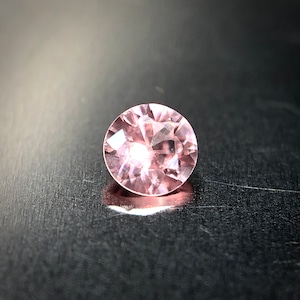 繊細にきらめく睡蓮色 0.10ct 天然 パパラチアサファイア DGLソーティング付属