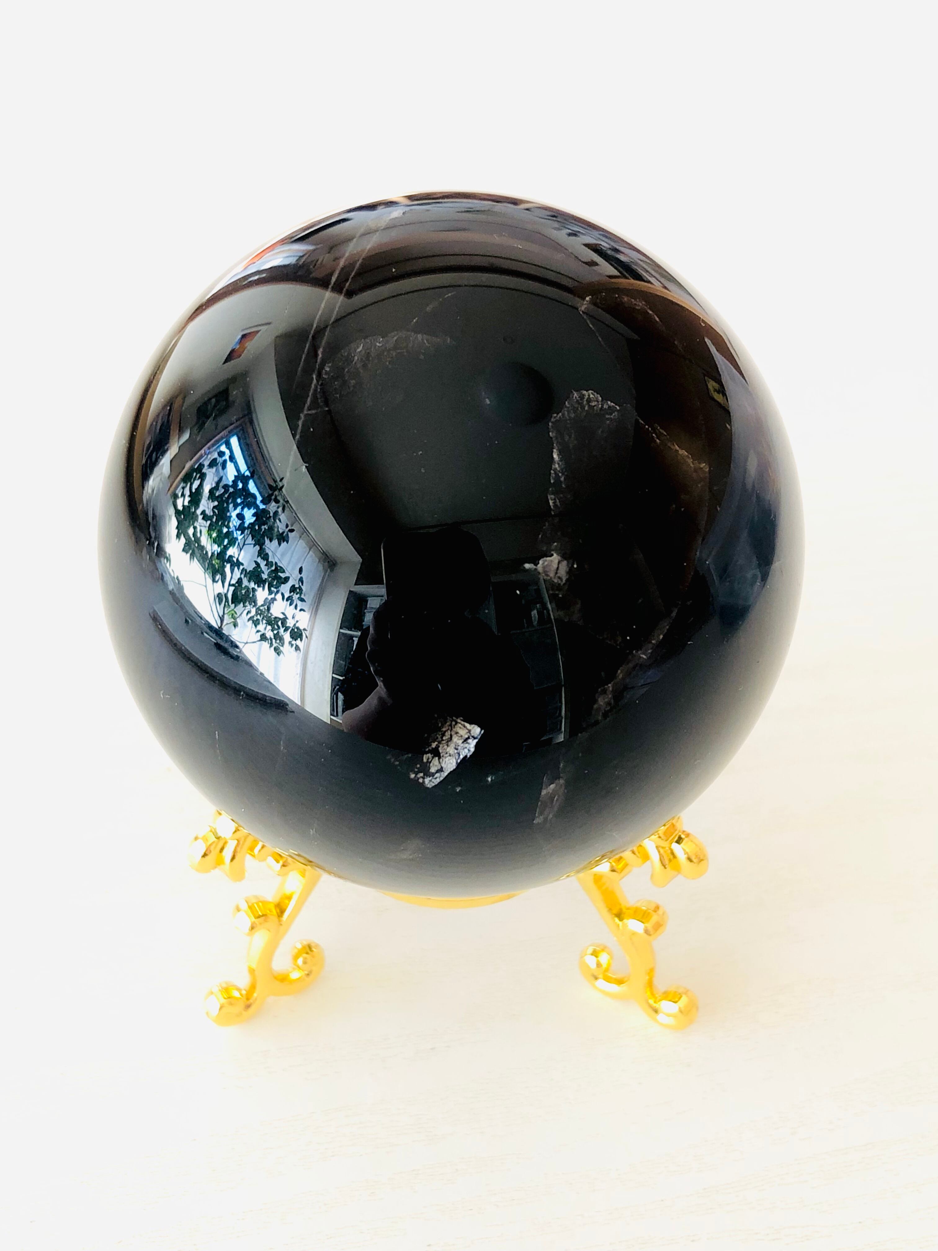 あなたを守る漆黒の盾！モリオン(黒水晶)の丸玉✴︎84mm | 虹色の星