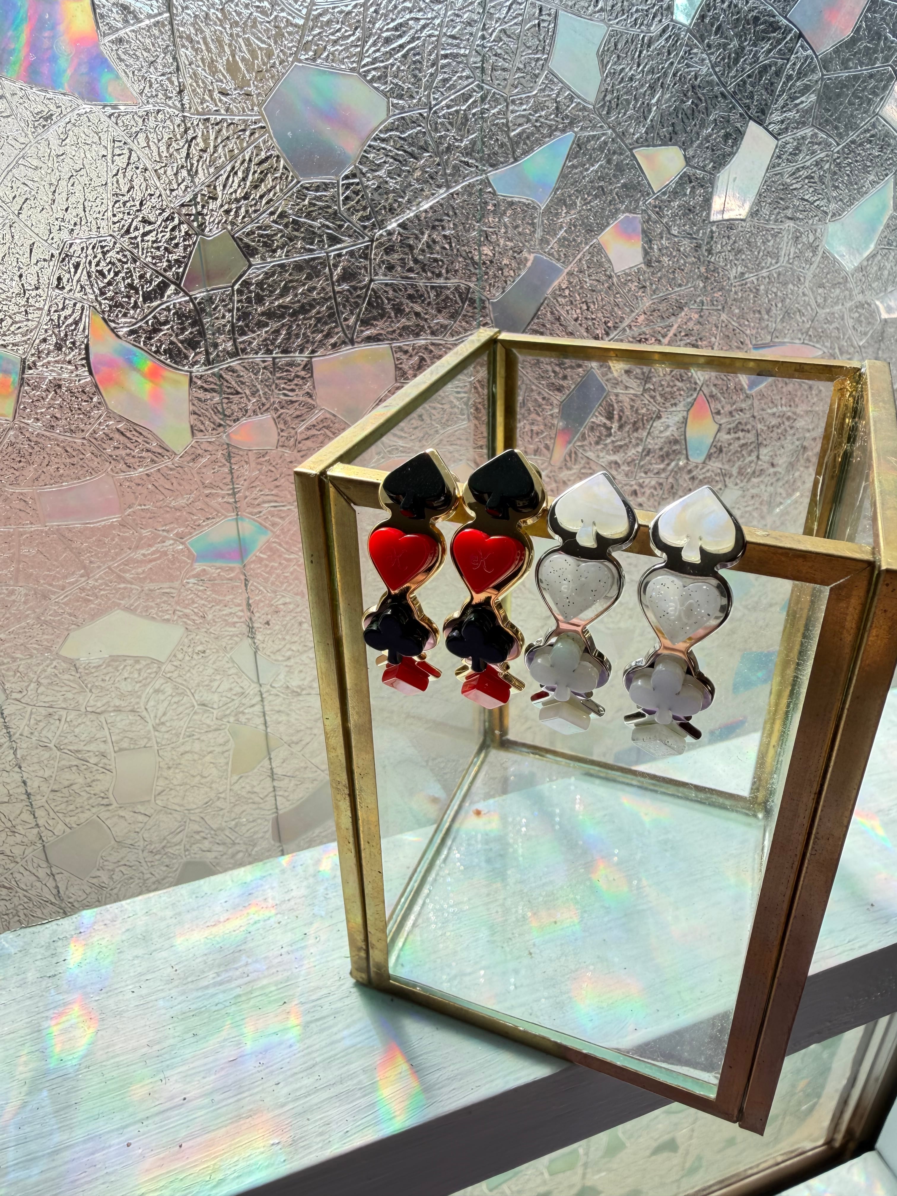 trump half hoop ピアス/イヤリング