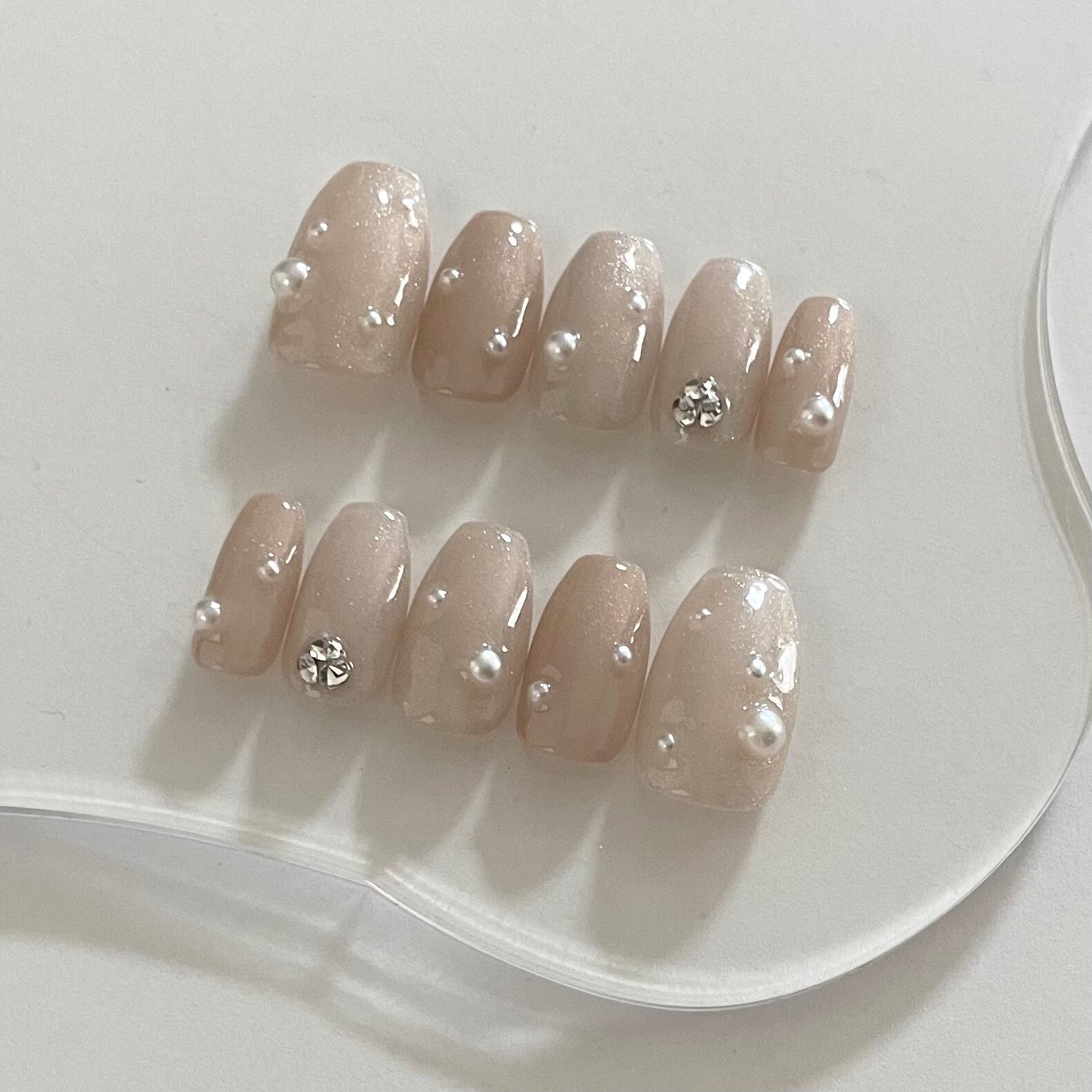 ベージュマグネット×パール ネイルチップ | Pay ID