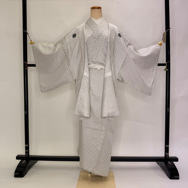 男紋付 男着物 紋付 ポリエステル 羽織 長着 裄66.3cm S size 白黒 五つ紋 中古 成人式 舞台衣装  6366