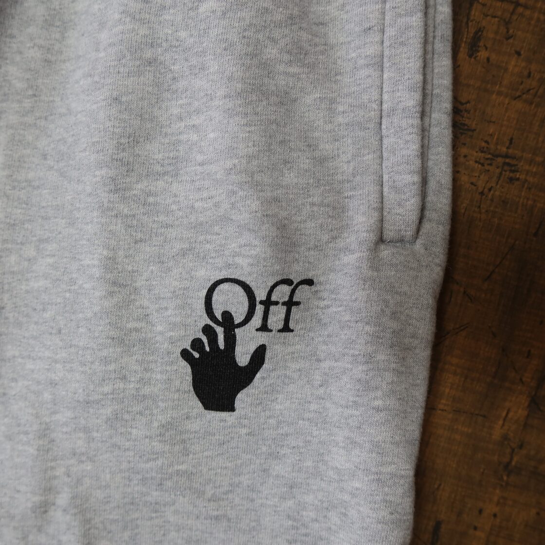 大人気☆Off-White オフホワイト スウェット ペイント ハーフパンツ 