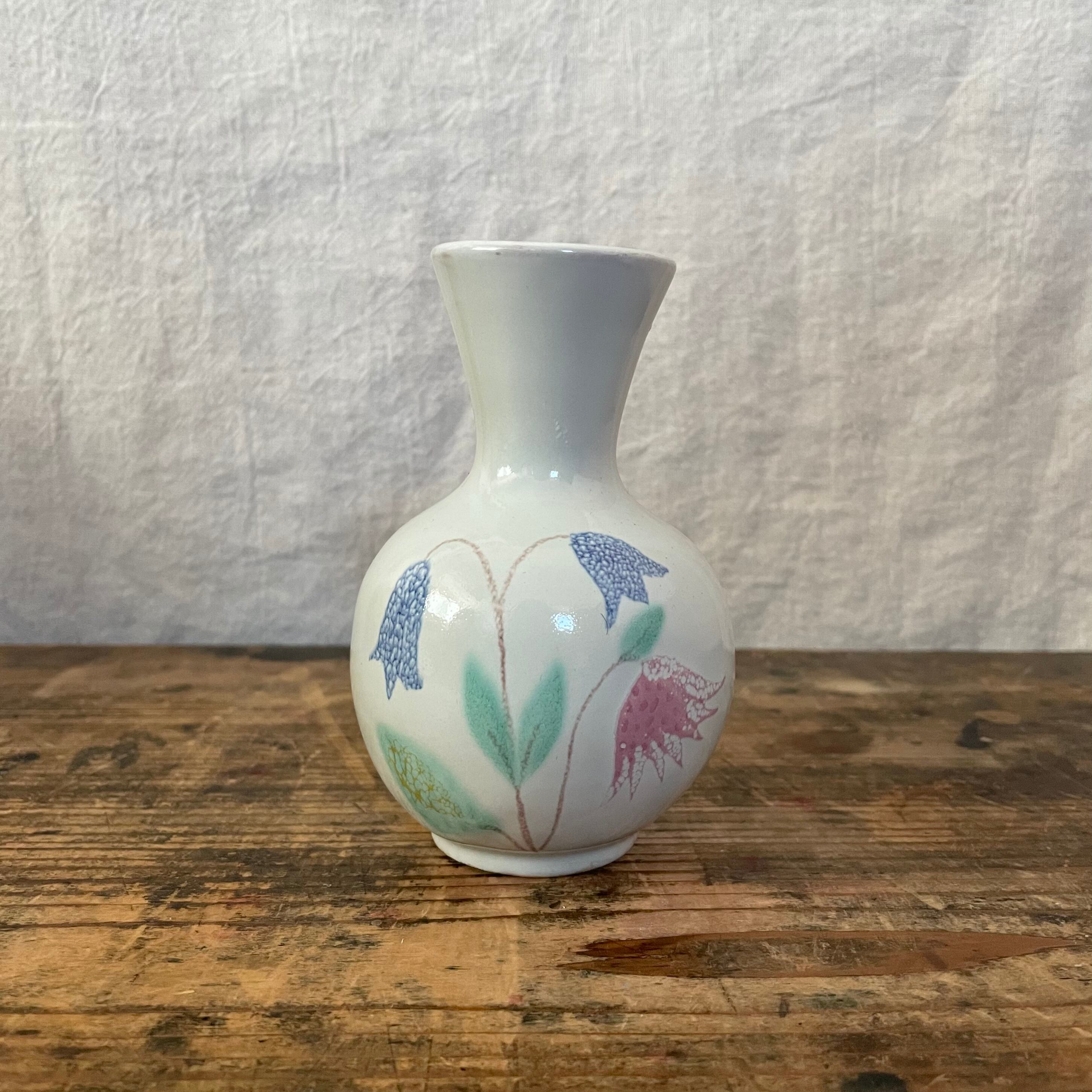 花模様の一輪挿し