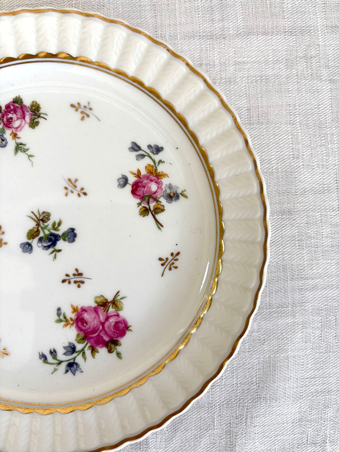 リモージュ ベルナルド　小さなバラと金彩のデザート皿 Limoges　ケーキ皿　12twak3-3