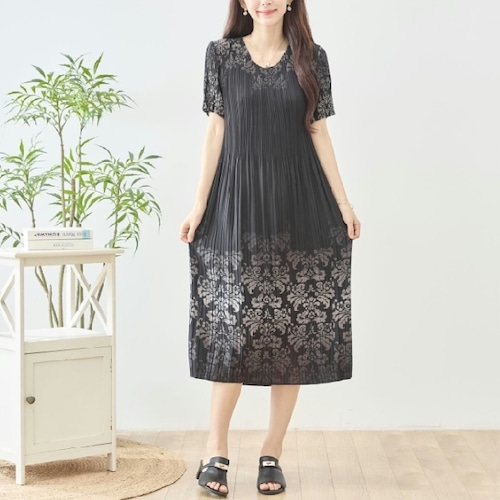 プリーツワンピース ダマスク柄 グラデーション N82-739 ブラック TRUBE ミセス M L fmsd 大人カジュアル  きれいめ 半袖 上品 ミセス 春夏 婦人服 服春夏 婦人服 服 体型カバー ゆったり