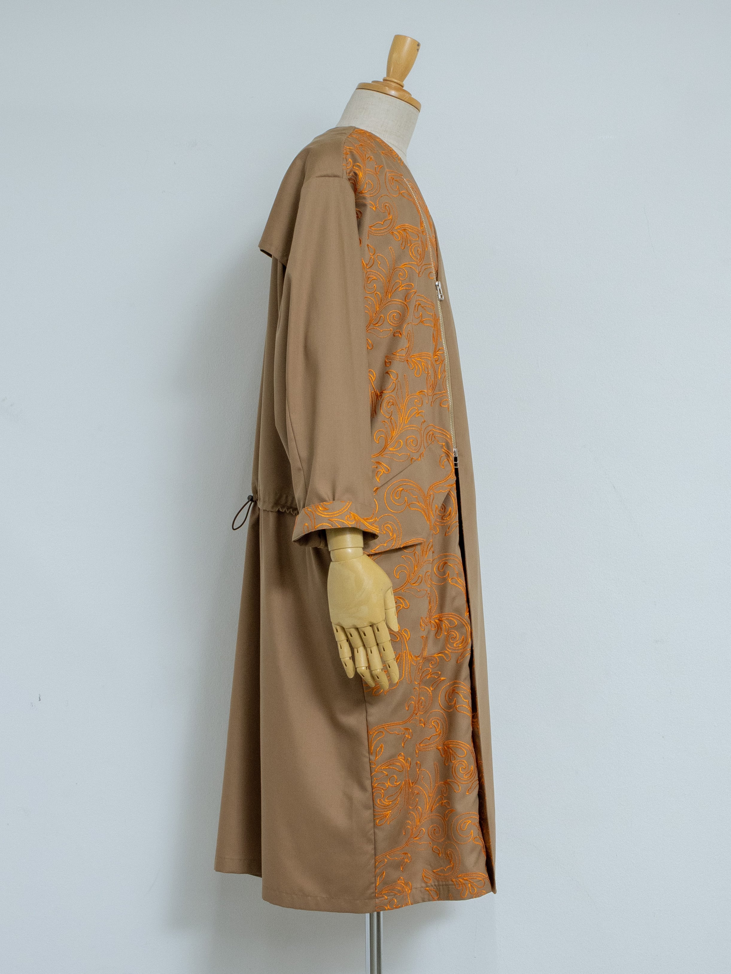 アンダルシアに憧れるコート｜BROWN | APLUI