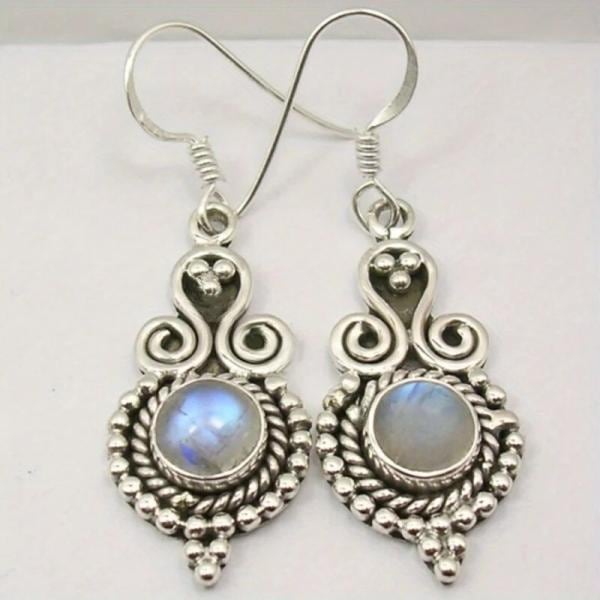 アクアカルセドニーとラブラドライトのイヤリング by Joli Jewelry