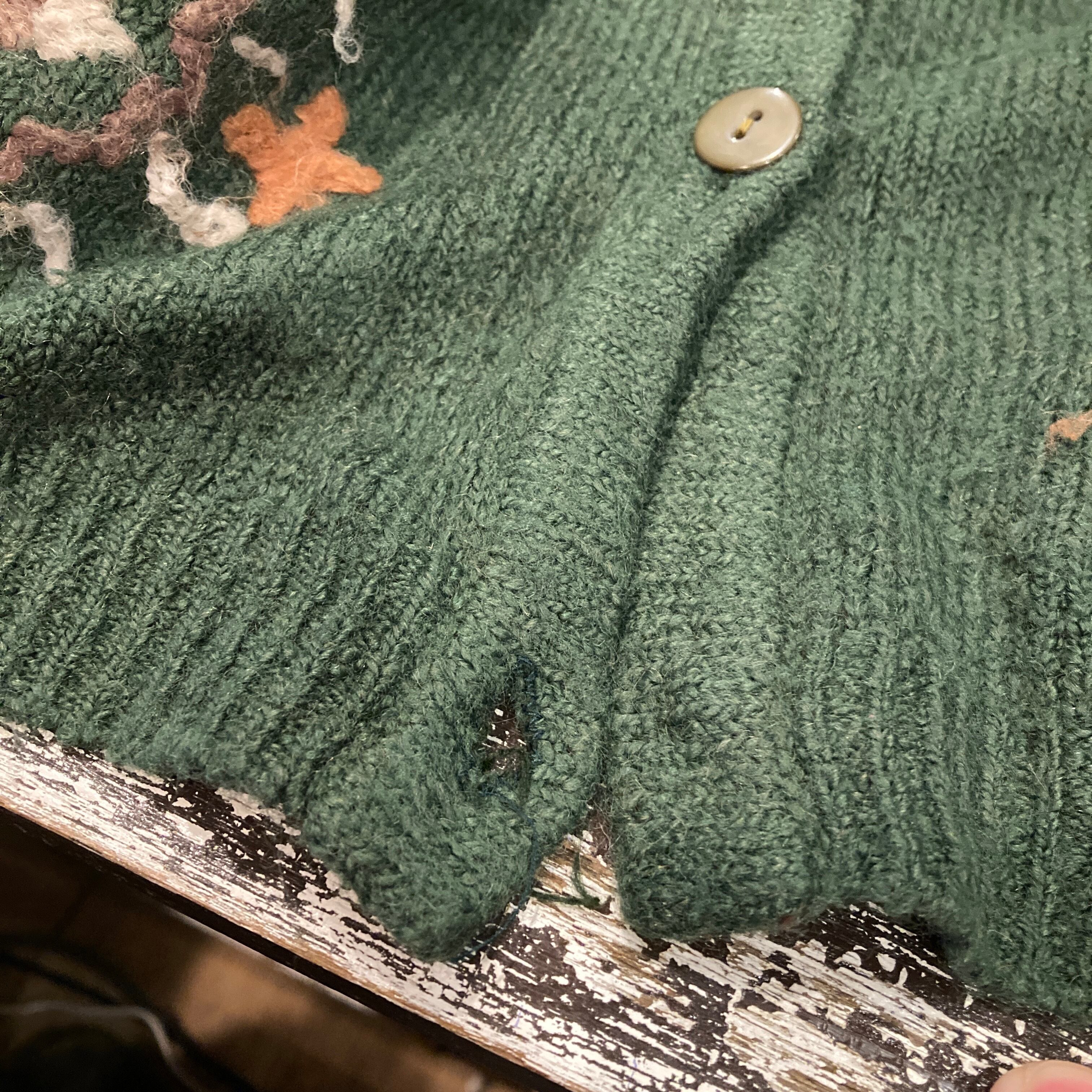 アメリカ古着 花柄刺繍 カーディガン ニット 緑 80s ビンテージ古着