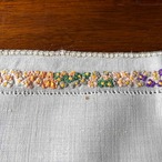 テーブルマット 色刺繍 　花のレリーフ　テーブルセンター　19clm74-1