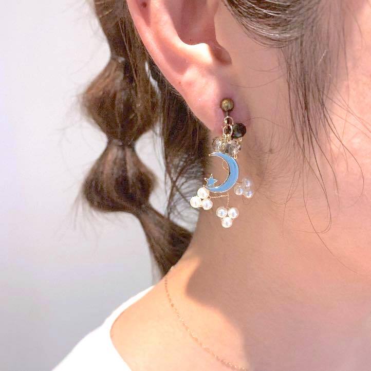 アシンメトリー月と星の〈ピアス/イヤリング〉 | Dua-アクセサリー