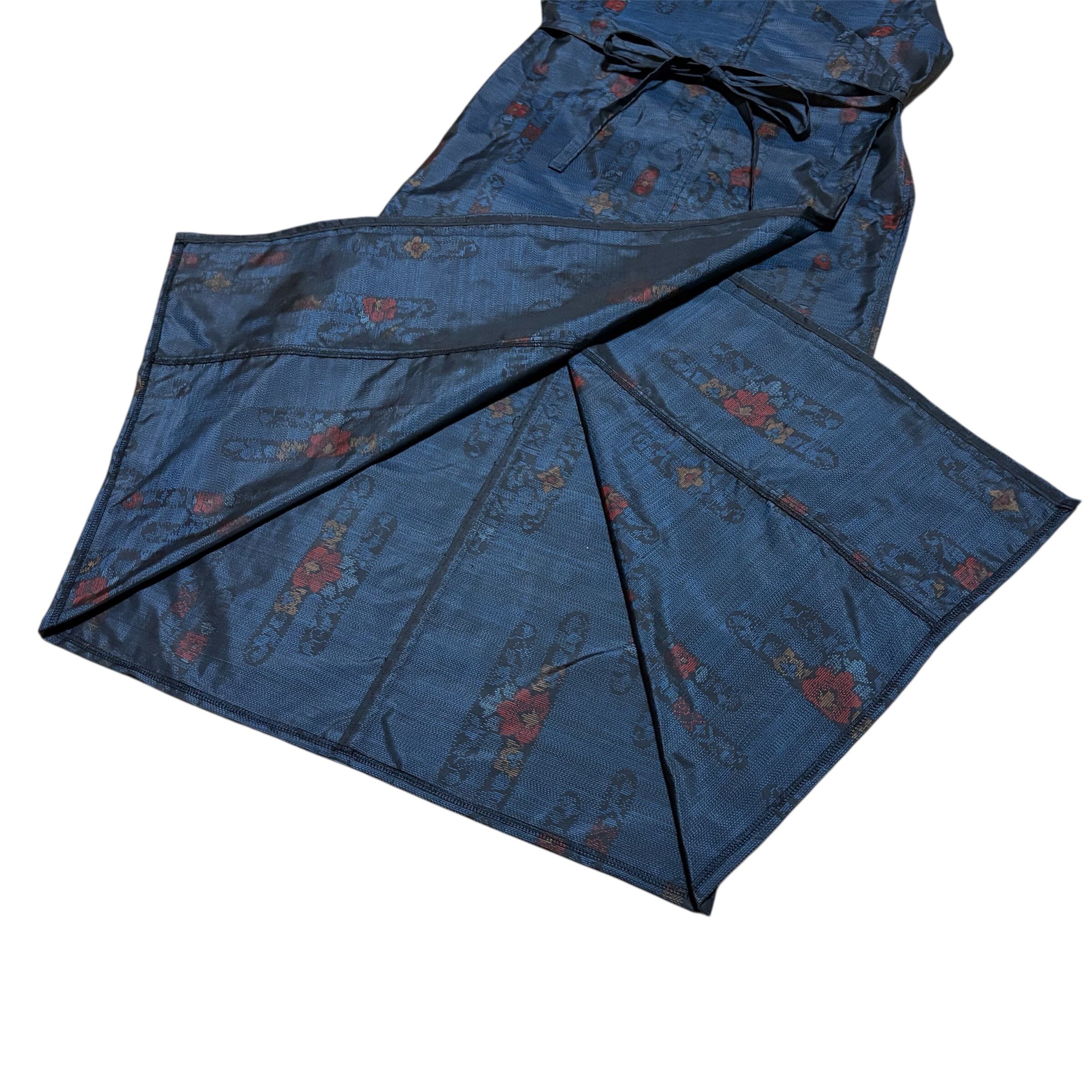 ♪着物リメイク♪ 正絹 紬 落ち着きのある花模様 カシュクール