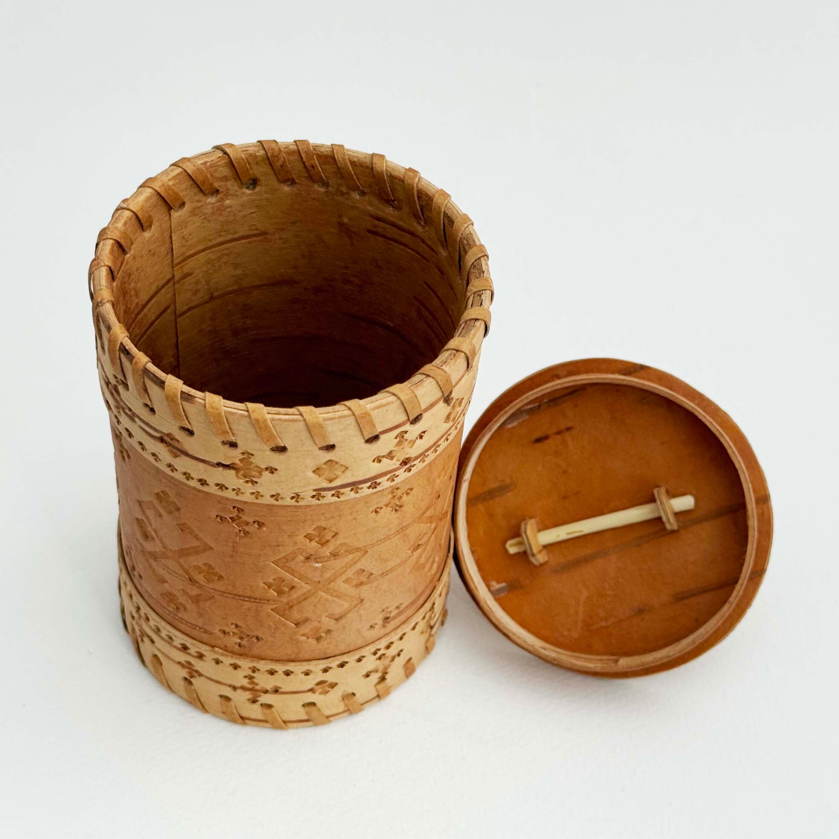 白樺の蓋付小物入れ