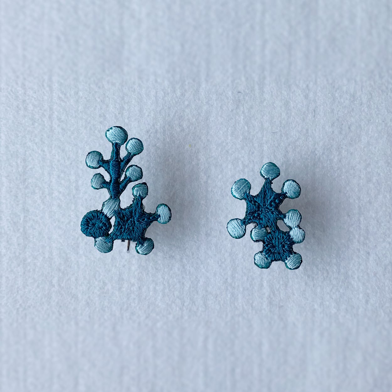 刺繍イヤリング・ピアスga.la（e-050・p-050）5色