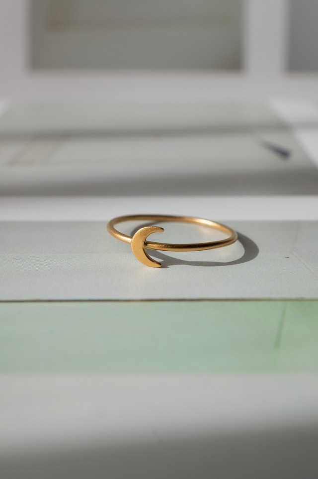 Tiny Moon Ring  Gold - 008