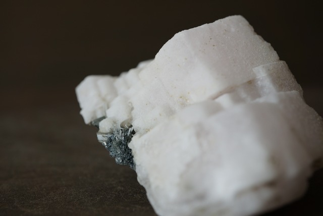 ブルガリア産蛍光カルサイト Fluorescence Calcite / Quartz 1072