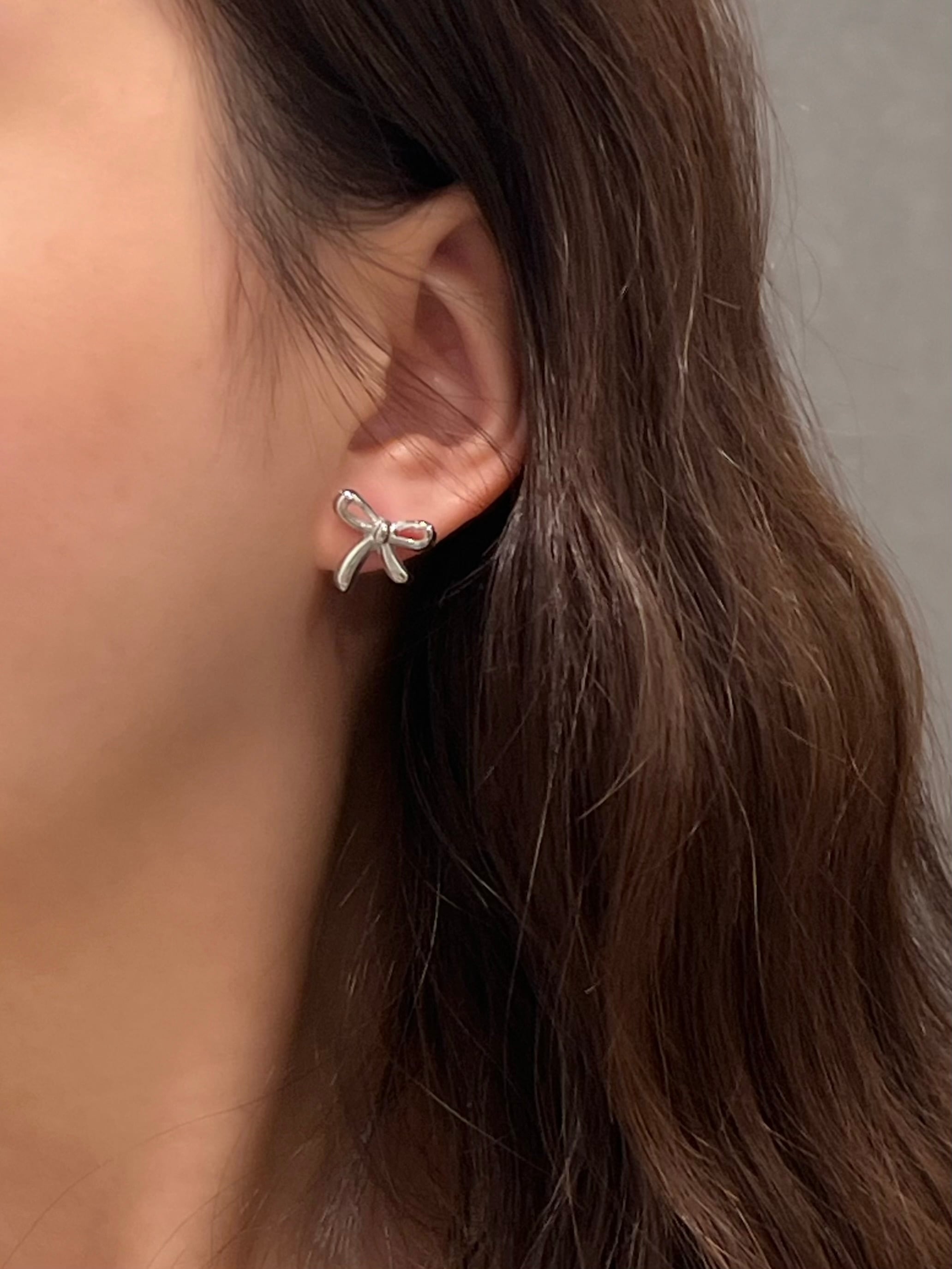 Simple ribbon pierce | Larme.