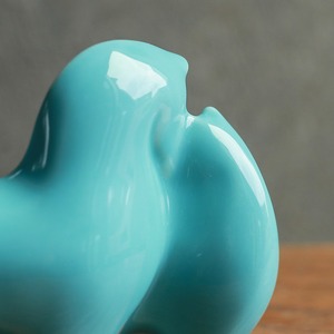 グリーンが美しい、幸せな親子の馬 2