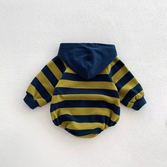 【取寄】カジュアルスポーティーなフード付きボーダーロンパース