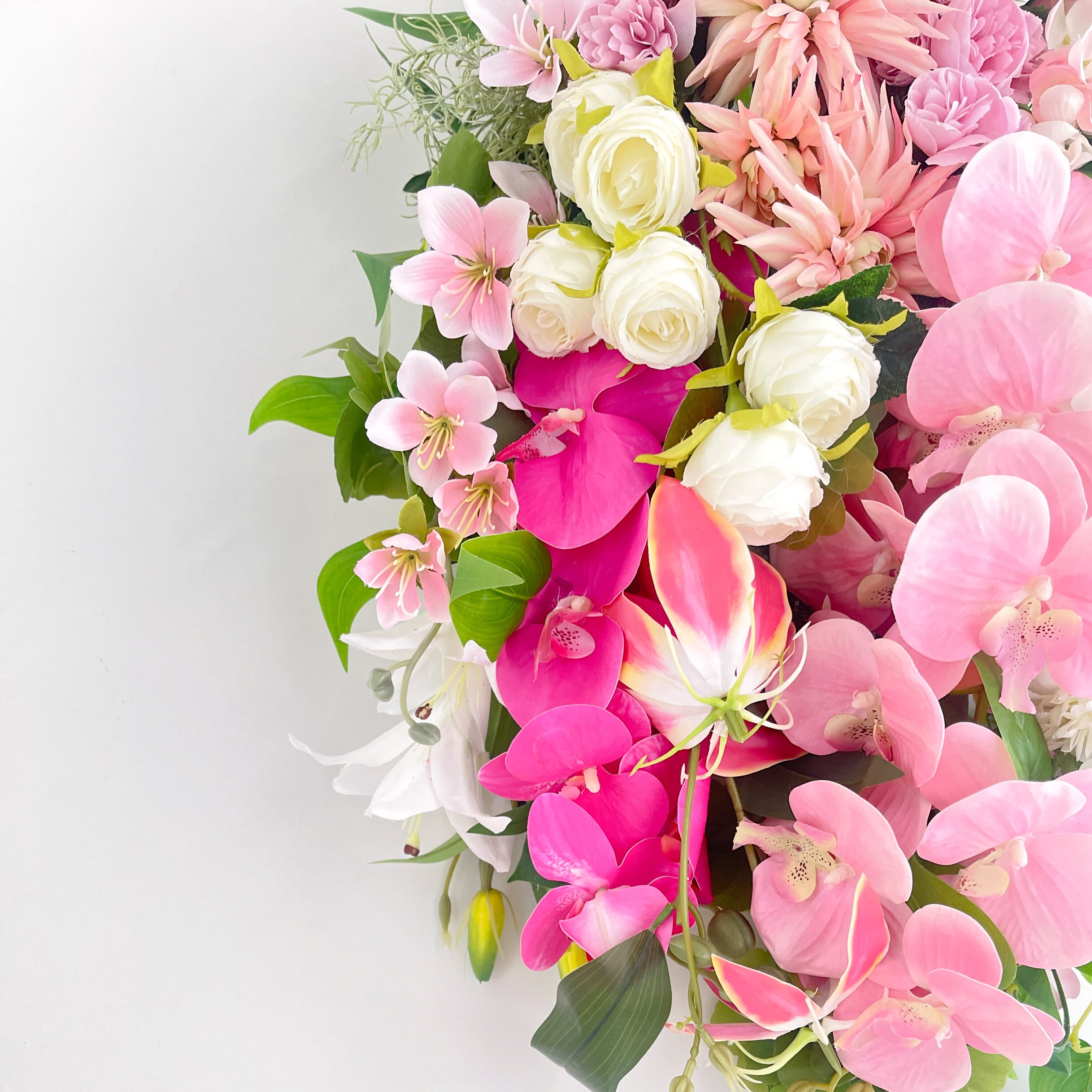 胡蝶蘭の華やかなフラワースワッグ 光触媒フラワー 開店祝いや誕生日や