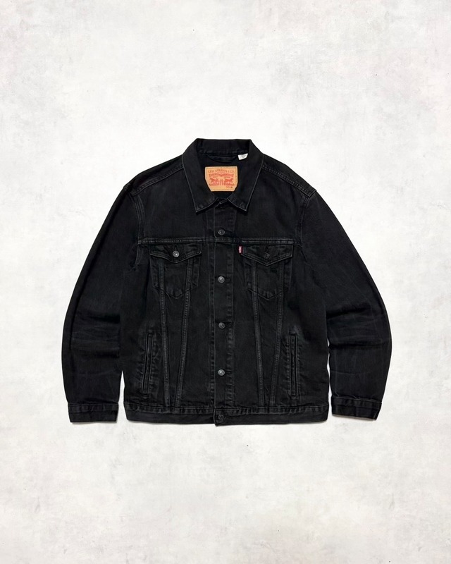 【Used】 “Levi’s” Black Denim Trucker Jacket
