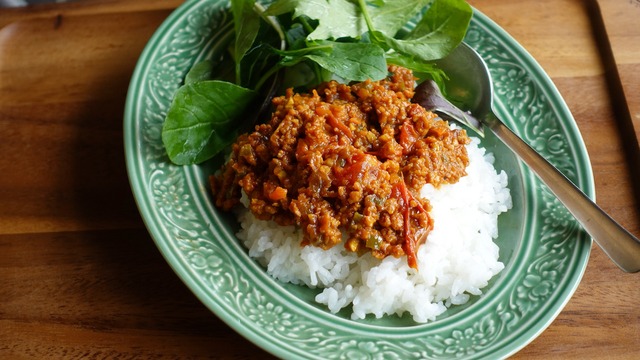 （このレッスンの受付は終了いたしました）お得な体験クラス『はじめてのヴィーガン料理／ヴィーガンキーマカレーと卵サラダのヴィーガン献立』