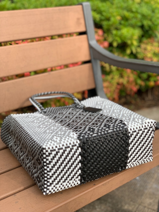 S Mercado Bag (Normal handle) White/Black/Silver