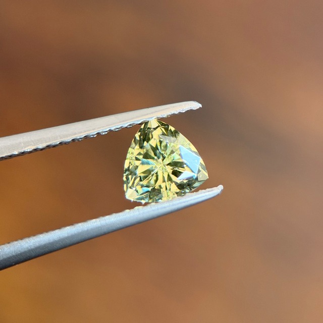 クリソベリル 5.5x5.5x3.6mm, 0.72ct, ナイジェリア産