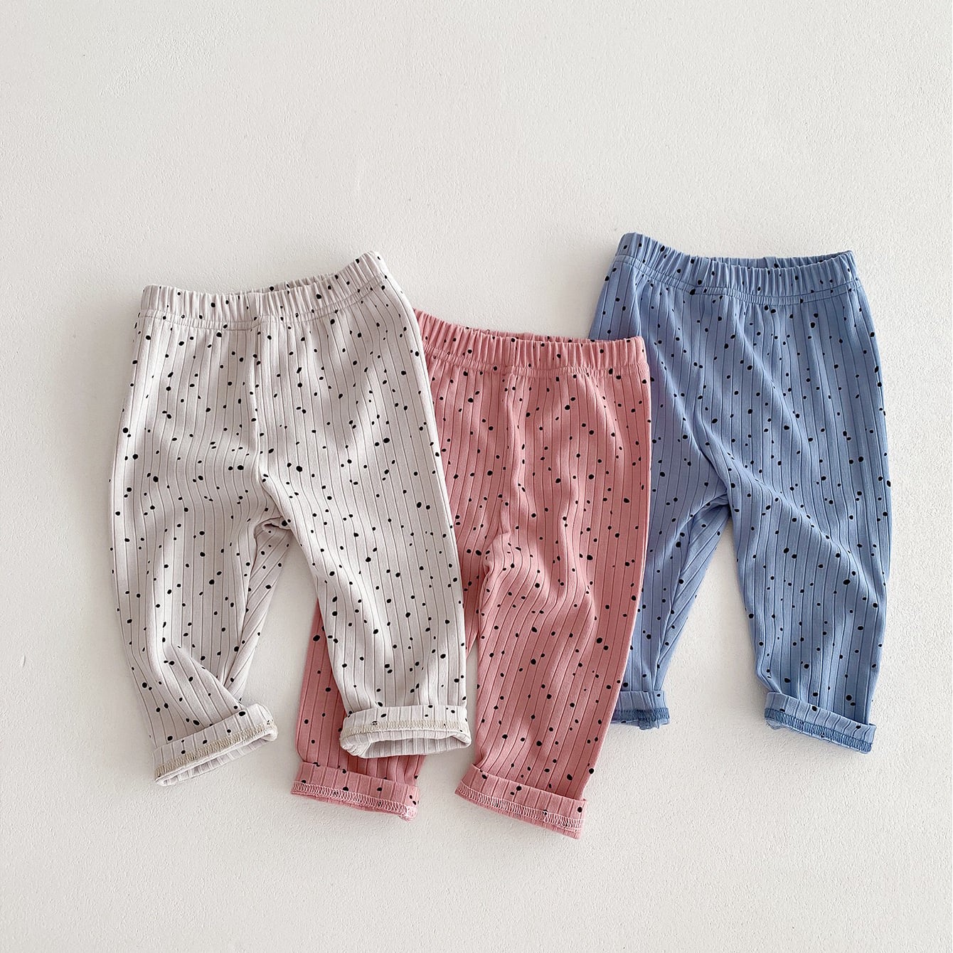 ,リブコットンのやさしいドット柄ベビーレギンス