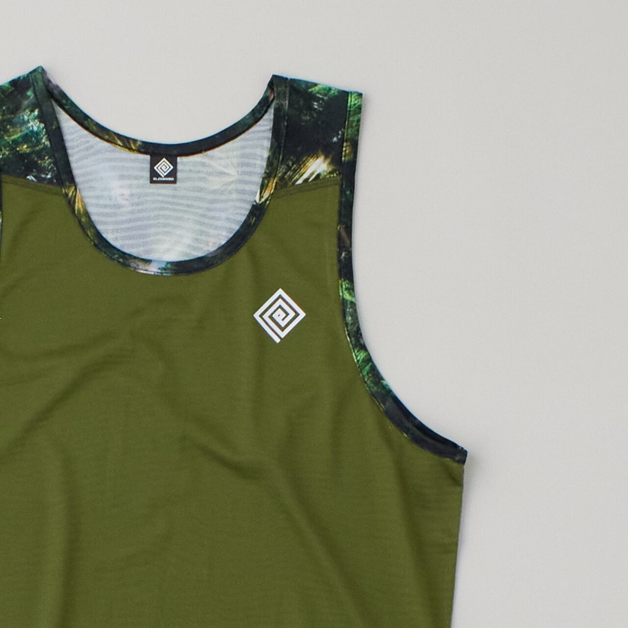 ELDORESO(エルドレッソ)Kipurui Tank -Olive メンズレディースランニングノースリーブ | unite(ユニテ ) ELDORESO(エルドレッソ)Kipurui Tank -Olive メンズレディースランニングノースリーブ | unite(ユニテ )