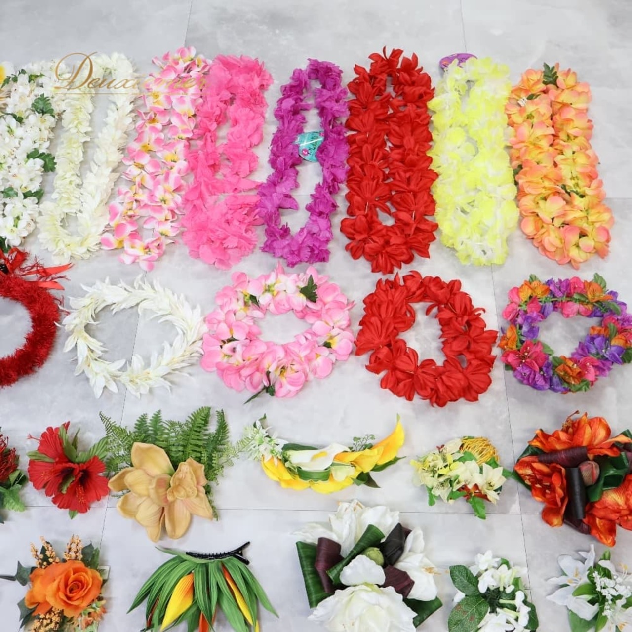 フラダンス 小物 まとめ売り 70点以上 セット レイ フラワーレイ パレオ クウペエ ネックレス シェルレイ ククイ イリマ 白 黄 緑 紫 赤 ピンク カラフル アクセサリー ヘアクリップ ヘアアクセサリー タヒチアン ホワイト系 レッド系 ピンク系