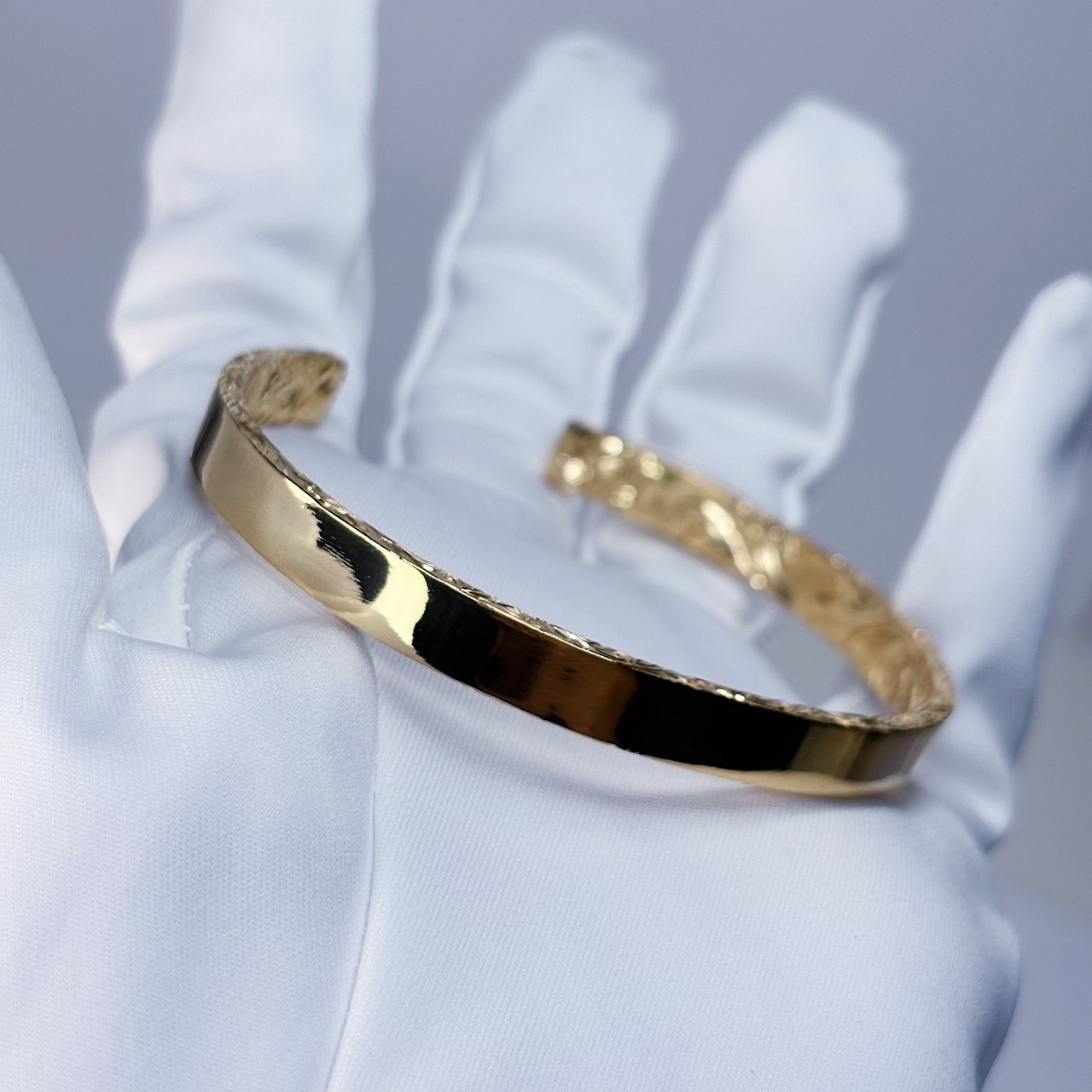 Hidden Heritage Bangle - Gold / Hibiscus -
