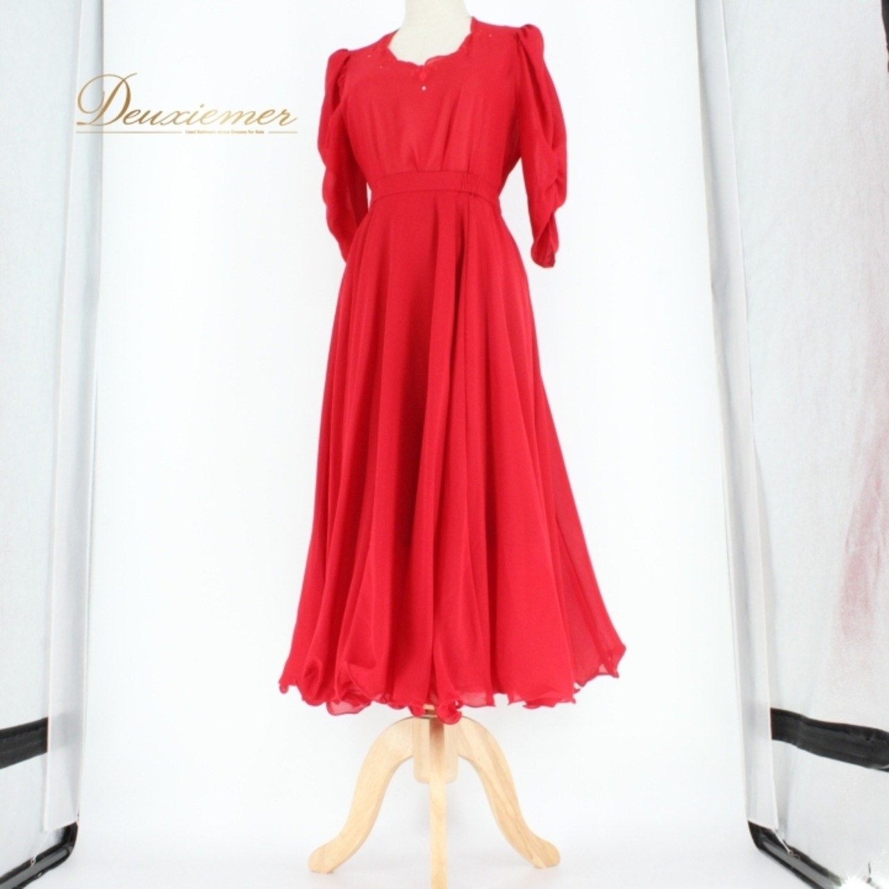 社交ダンス 衣装 スタンダード 上下セット ツーピース パーティ衣装 女性用 レディース オールシーズン U:NA ユーナ 赤 レッド系 無地 派手 ポリエステル製 Mサイズ 長袖 フレア スカート おしゃれ カジュアル ダンスウエア ルームウェア コスチューム きれいめ サルサ ダンスイベント 競技用 フェスティバル お出かけ トレンド