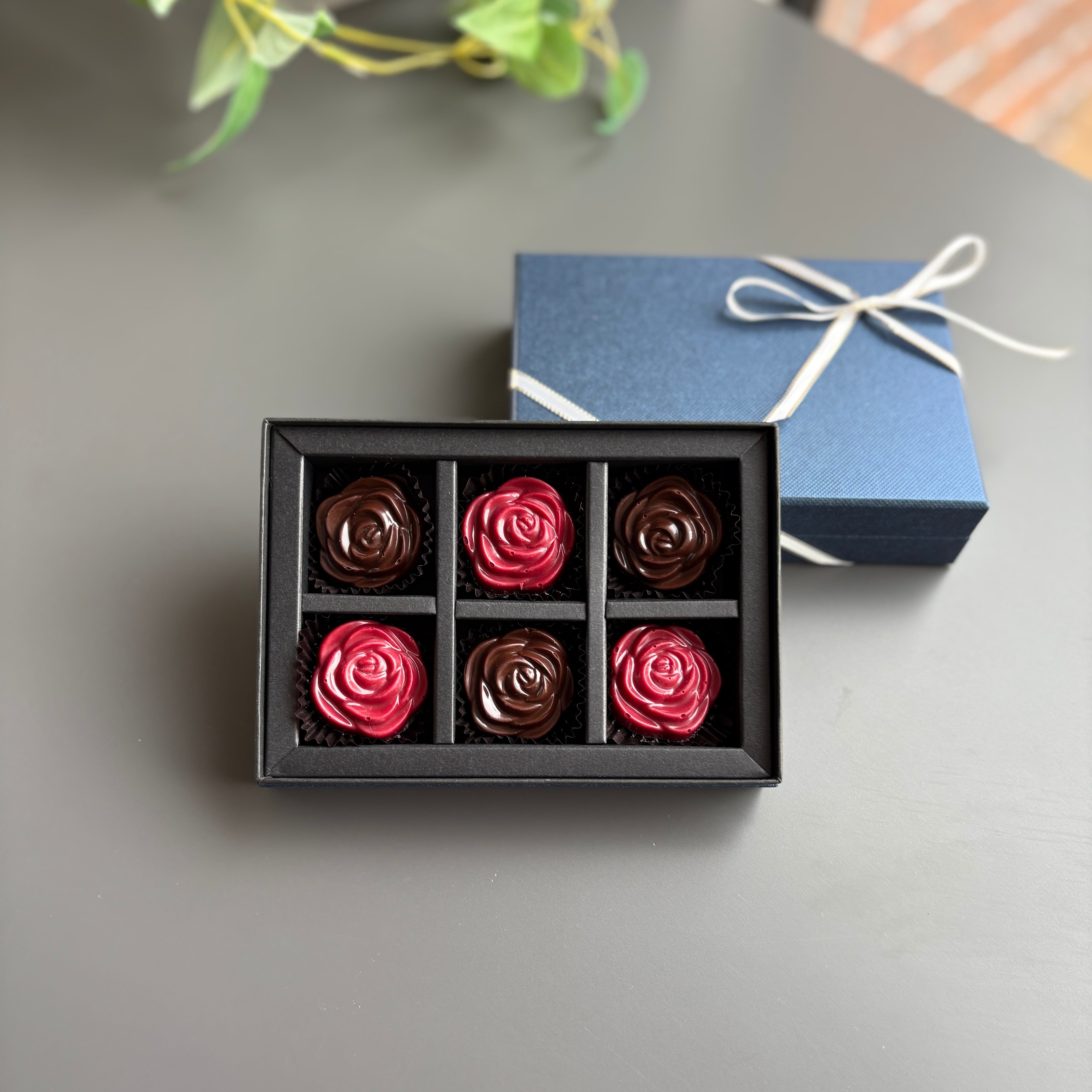 ROSE】ピスタチオチョコレート：ギフトボックス6個入り | Queen Chocolate