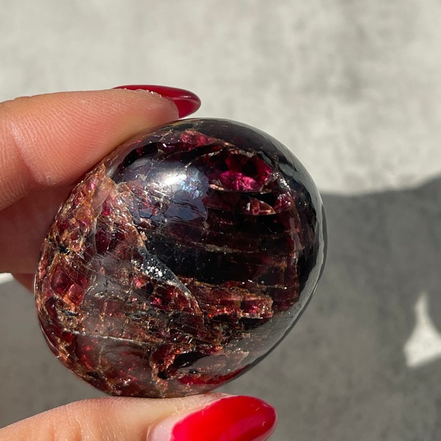 インド産【ロードライトガーネット】パームストーン｜握り石｜鉱物 天然石 パワーストーン
