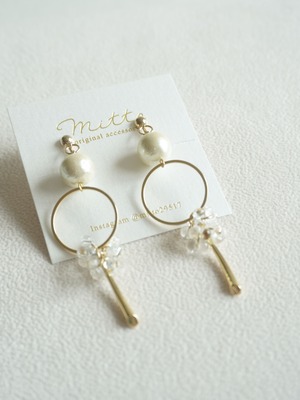 クリアビーズ × ゴールドパーツ ピアス