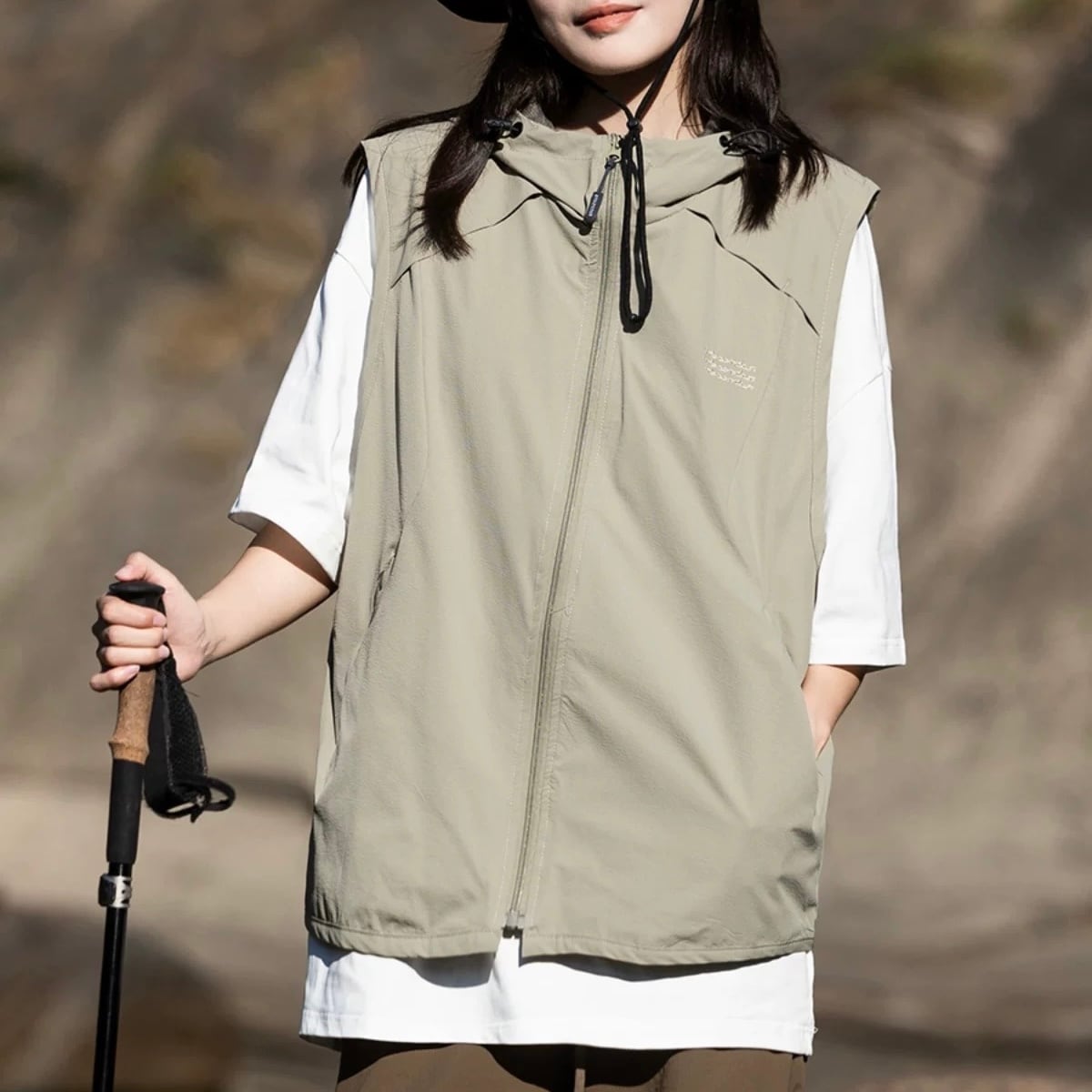 ノースリーブスタンドカラーベスト J0156