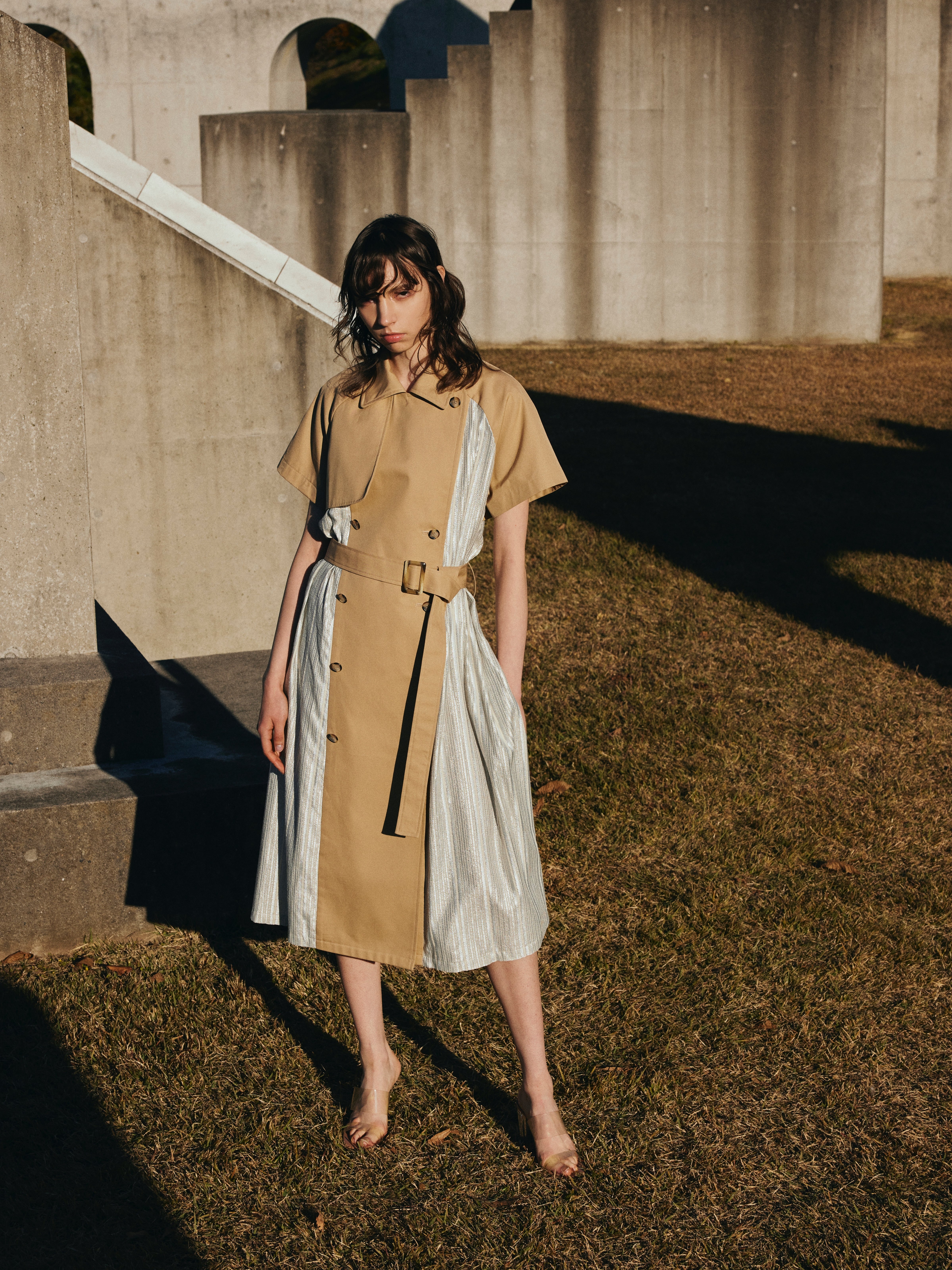 ジュンオカモト流れ星の軌跡のようなジャケット | BLACK-