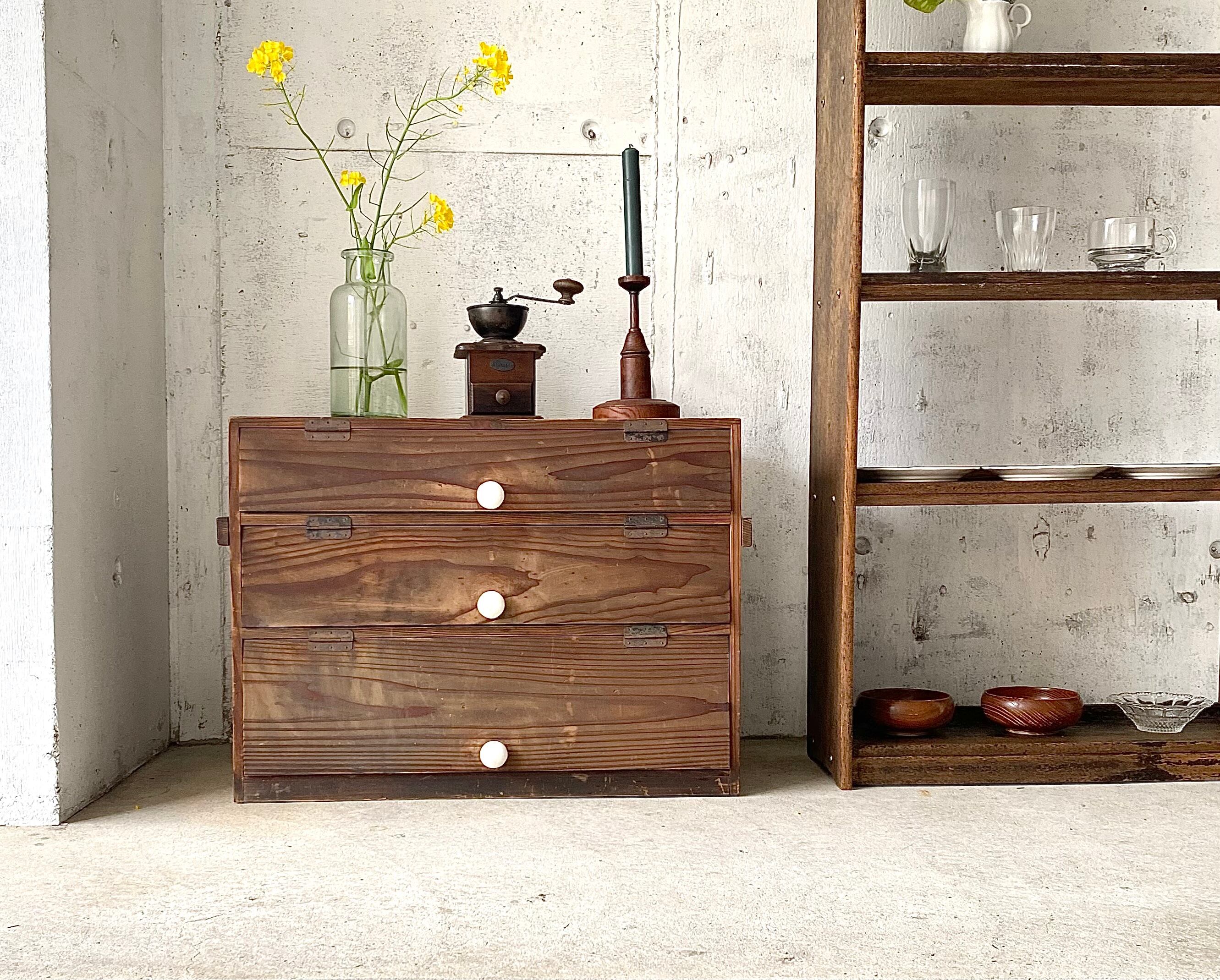 パタパタ扉の収納棚[古家具] | giraffes craft