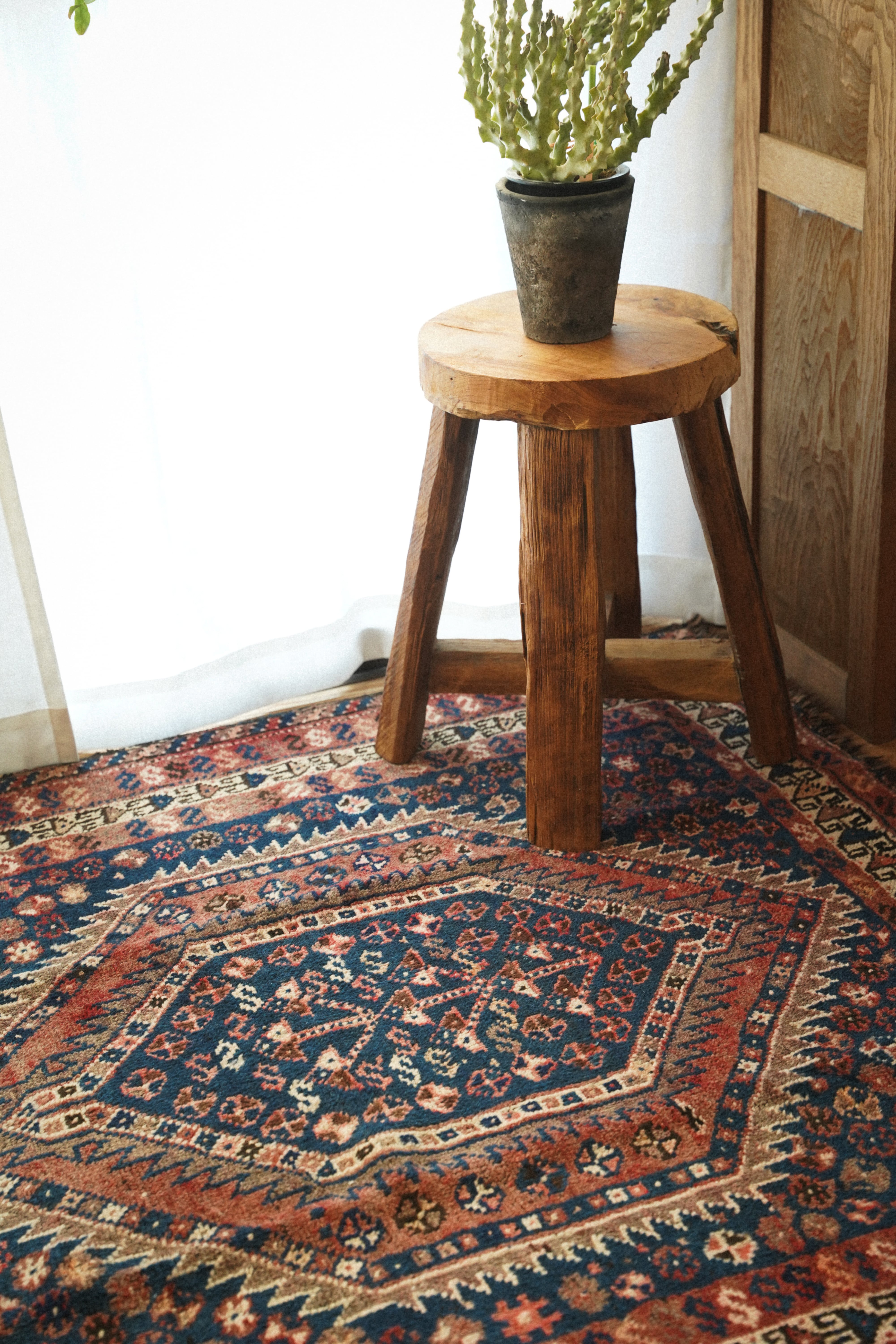 1689-Vintage Qashqai rug