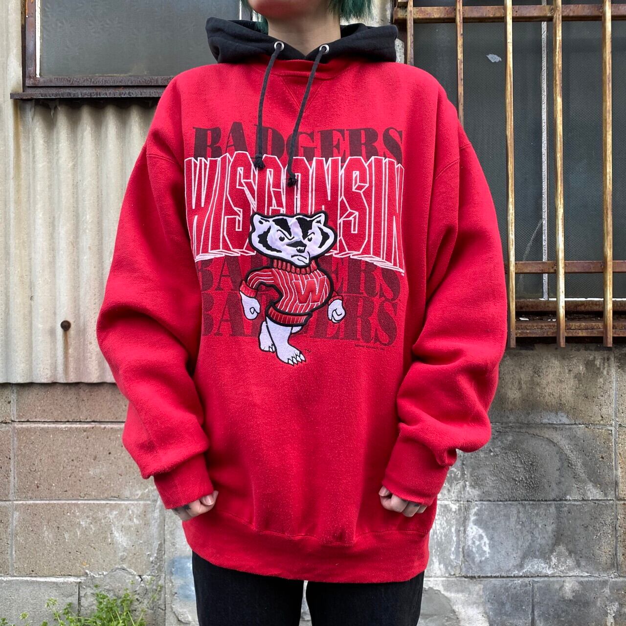 ビッグサイズ Wisconsin Badgers バッキー ロゴプリント 刺繍 カレッジスウェットシャツ メンズxxl相当 古着 Midwest トレーナー レッド 赤色 大きいサイズ スウェット Cave 古着屋 公式 古着通販サイト ビッグサイズ Wisconsin Badgers バッキー ロゴプリント 刺繍 カレッジスウェットシャツ メンズxxl相当 古着 Midwest トレーナー レッド 赤色 大きいサイズ スウェット Cave 古着屋 公式 古着通販サイト