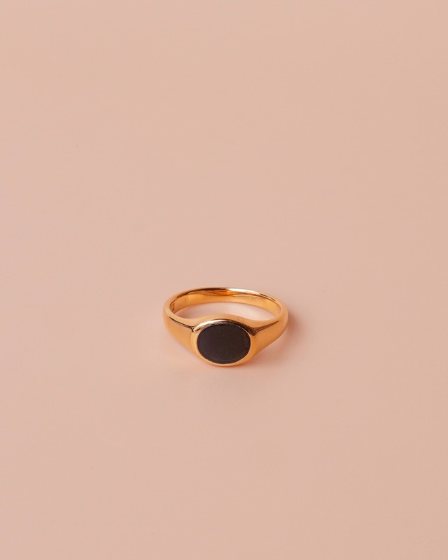 signet stone ring / onyx