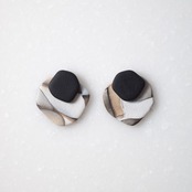 Matte : Black & Beige puddle