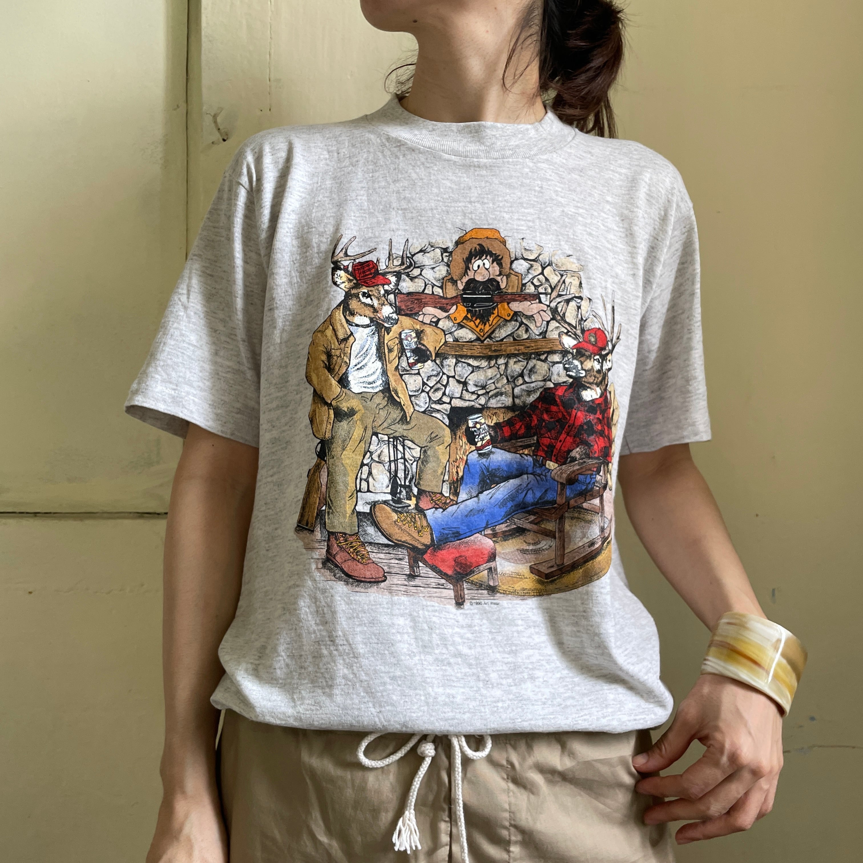 1526 Tシャツ 90s Art Wear Tシャツ イラスト アート ハンター 鹿 人間狩り ビンテージ雑貨 家と外で