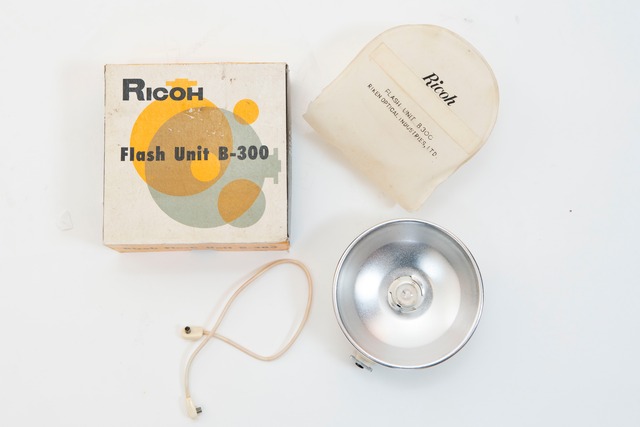 二眼レフカメラ　RICOH Holiday ＋ Flash Unit B-300　リコーフレックスホリディ ＋　フラッシュ【送料無料】