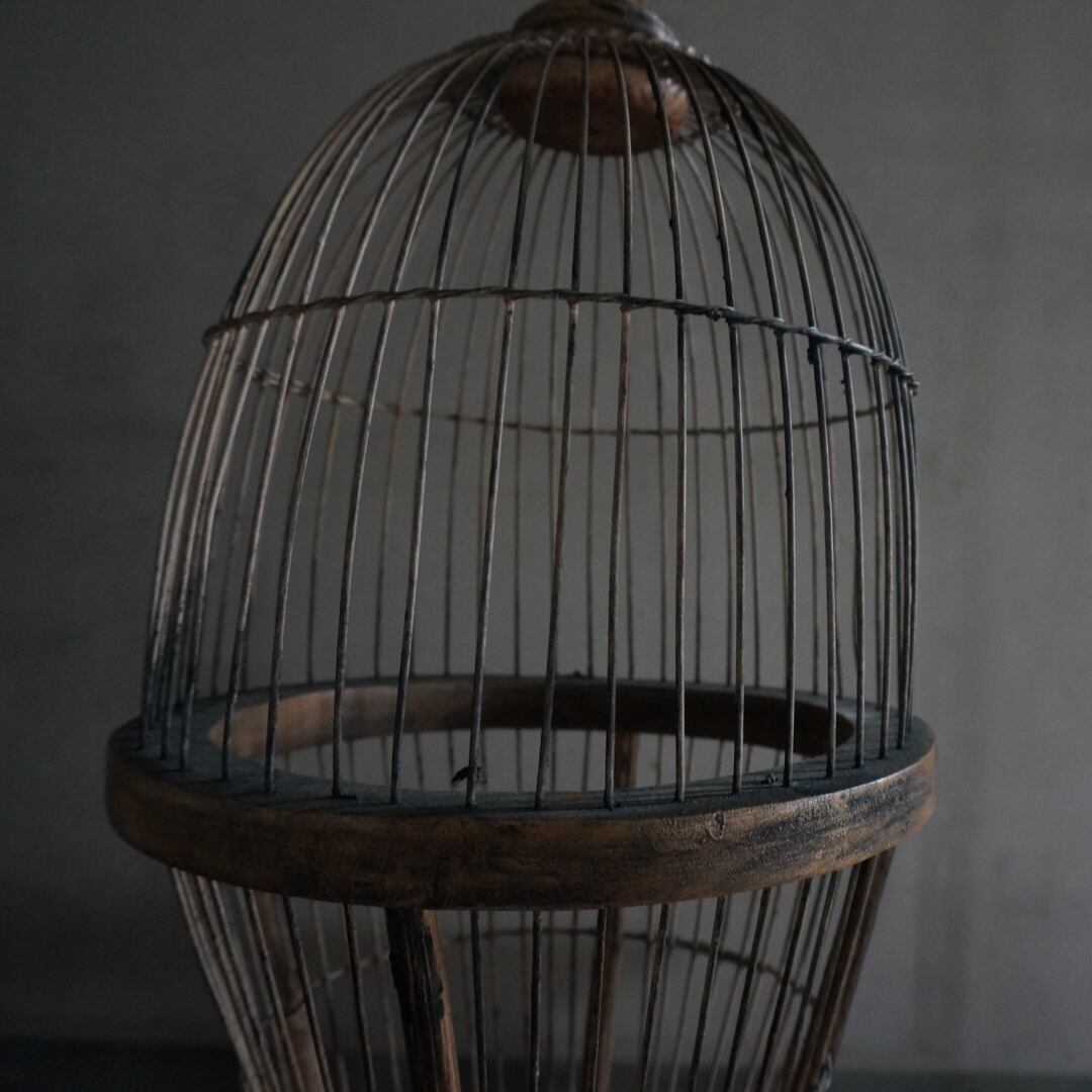 古い国産の鳥籠