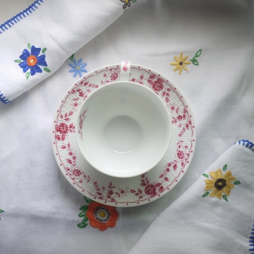 小花刺繍　テーブルライナー　センタークロス　ドイツ