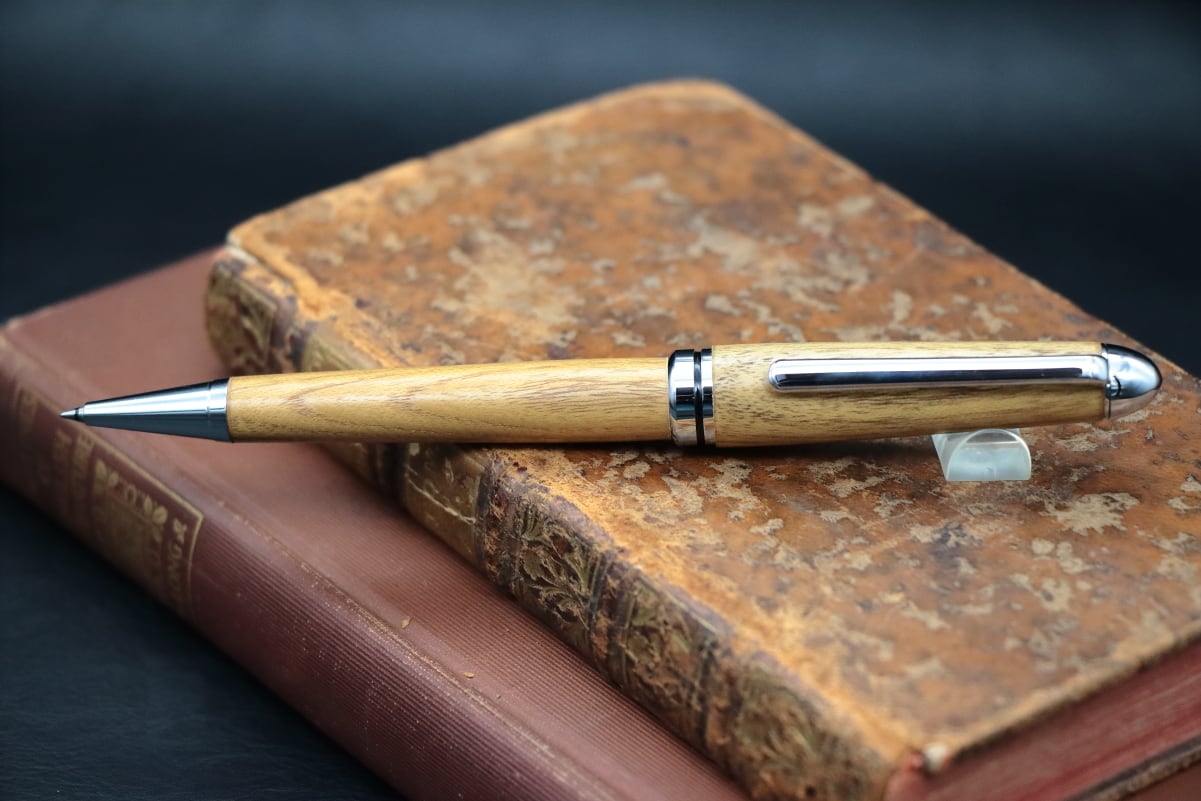 幻の国産銘木 御蔵島の金桑 黄金桑・Horizon」木軸ボールペン