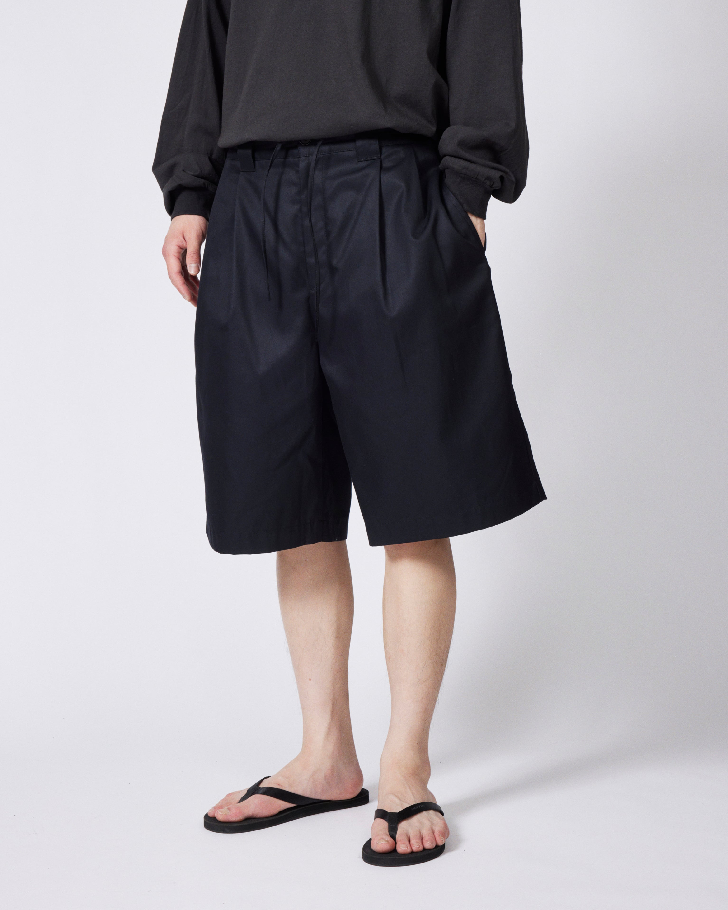 everyone two tuck cotton wide short pants (BLACK) | everyone