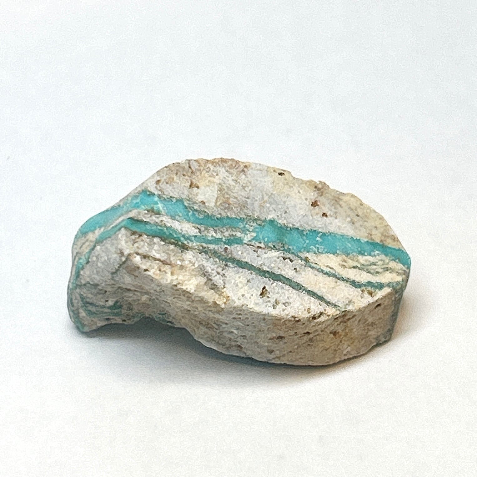 ターコイズの効果と意味｜種類やパワーストーンとしての特徴を解説！ 繋ぐ 天然石販売の名取貴石 本物のトルコ石って？ ターコイズ（トルコ 天然石 ターコイズ　トルコ石　天然石